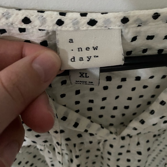 Blouse - Picture 2 of 2